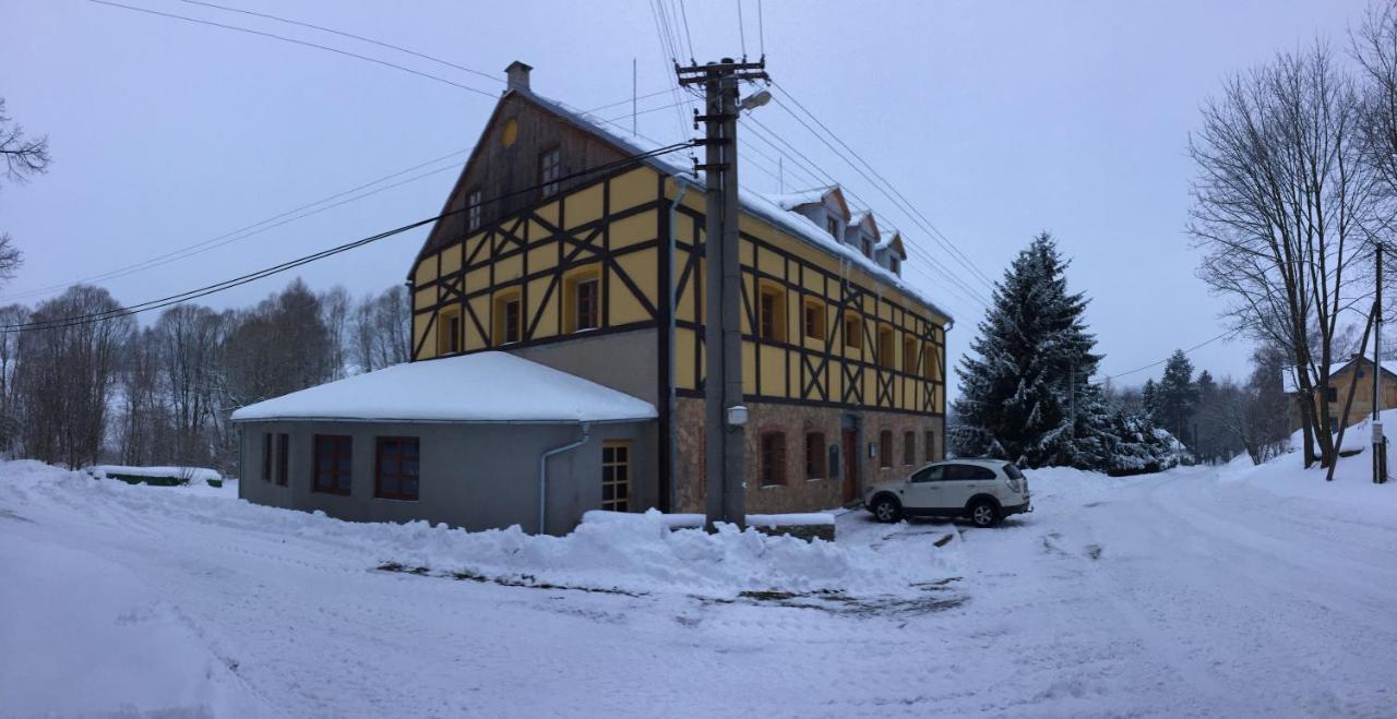 Penzion Stara Skola Vikantice Exterior photo